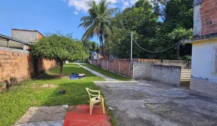 Casa grande com quintal mais de 1.000m² de terreno