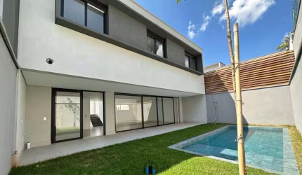 Casa em Condomínio Brooklin - 4 suítes; 4 vagas
