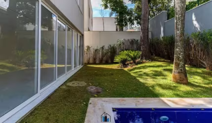Casa em Condomínio - Granja Julieta - 4 suítes; 5 vagas