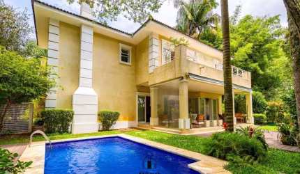 Casa em condomínio 4 suítes, 5 vagas