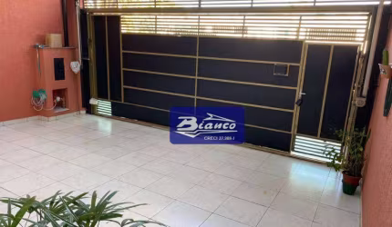 Belo Sobrado à venda junto ao centro e a Via Dutra no Jd. Santa Francisca, Guarulhos.