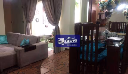 Excelente casa térrea de 03 dorm 01 suíte e 05 vagas de garagem, na Vila São Jorge.