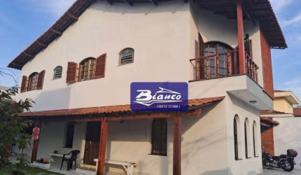 Amplo Sobrado - Excelente Localização - Vila Galvão - 05 dorms e 8 vagas