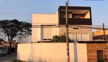 Magnífica casa Junto ao Bosque Maia - Local Nobre!!