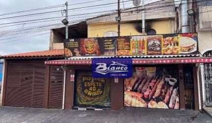 2 casas (1 c/ piscina) + Salão Comercial - Junto do Supermercado Barbosa