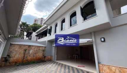 Linda Casa com Piscina - Vila Rosália