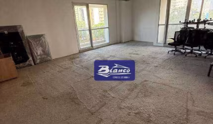 Sala comercial 98m² com vista livre e 2 vagas na garagem.