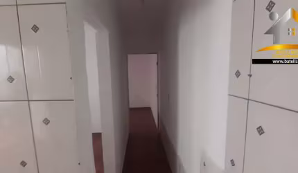 Casa com 03 cômodos para alugar em Carapicuíba
