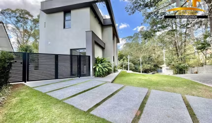Casa moderna à venda no condomínio São Paulo II em Cotia - SP | Batelli Imóveis