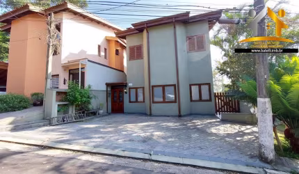 Casa para locação no condomínio Petit Village - Batelli Imóveis