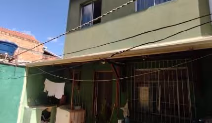 OPOTUNIDADE LINDA CASA NO BAIRRO LUCIO DE ABREU DE 3 QUARTOS