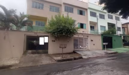 OPORTUNIDADE!!! CASA TRIPLEX A 5 MINUTOS DO CENTRO DE CONTAGEM
