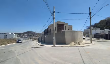 A“TIMA CASA DUPLEX COM ACABAMENTO DIFERENCIADO NA MELHOR LOCALIZAA‡AƒO DOGUARUJA MANSA•ES EM BETIM