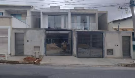 EXCELENTE CASA GEMINADA 03 QUARTOS COM ACABEMENTO DIFERNCIADO NO LUCIO DE ABREU EM CONTAGEM