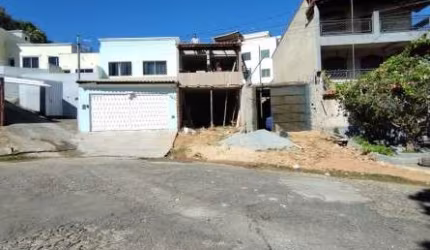 EXCELENTE CASA GEMINADA DE 03 QUARTOS NO TROPICAL EM CONTAGEM