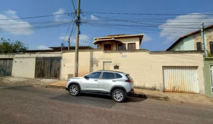 EXCELENTE CASA EM LOTE 400 METROS NA MELHOR LOCALIZAA‡AƒO DO BAIRRO TRAŠS BARRAS EM CONTAGEM