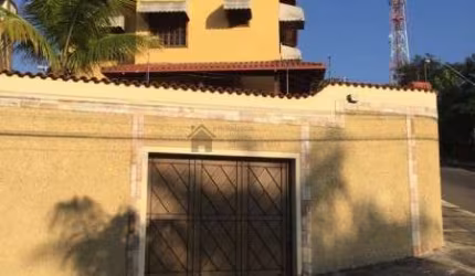 EXCELENTE CASA EM LOTE 360 METROS NO BAIRRO ARCADIA EM CONTAGEM
