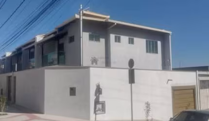 EXCELENTE CASA GEMINADA EM A“TIMA LOCALIZAA‡AƒO DO SAƒO LUIS EM CONTAGEM