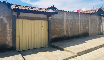 EXCELENTE CASA EM LOTE DE 720 METROS NO BAIRRO PRAIA EM CONTAGEM