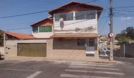 EXCELENTE CASA EM LOTE DE 360 METROS NO BAIRRO FONTE GRANDE EM CONTAGEM.