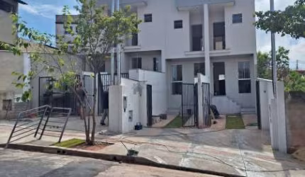 LINDA CASA GEMINADA GEMINADA DUPLEX COM SUITE E DOIS QUARTOS NO BAIRRO ALTO DAS FLORES EM BETIM