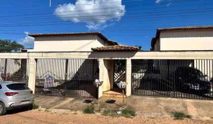 EXCELENTE CASA GEMINADA COM 02 QUARTOS NO BAIRRO PLANALTO EM MATEUS LEME