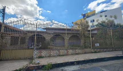 LINDA CASA NO BAIRRO FONTE GRANDE CONTAGEM