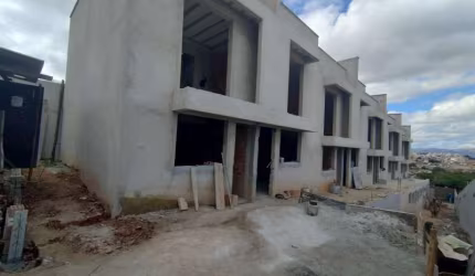 EXCELENTE CASA GEMINADA DUPLEX EM BETIM