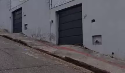 LINDA CASA GEMINADA DE 03 QUARTOS COM UMA SUATE NO BAIRRO PAQUETA EM BETIM