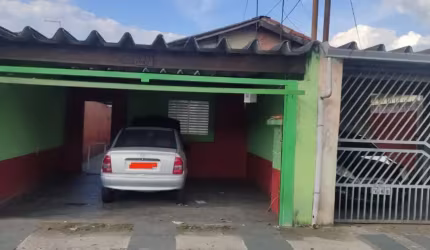 Casa à venda na Vila Maria de Maggi em Suzano - SP