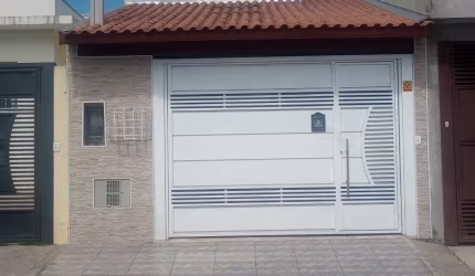 Casa Semi-Nova à Venda – Cidade Edson, Suzano/SP