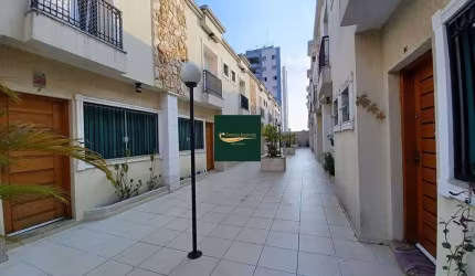 Casa a Venda em Condomínio na Penha!