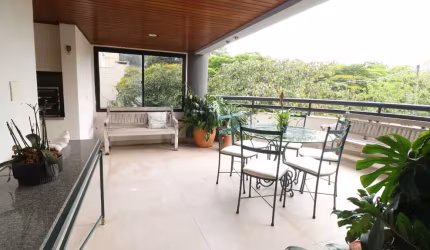 Confortável apartamento tipo para venda com 4 quartos, sendo 3 suítes, 234m²