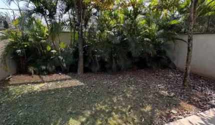 Espetacular casa em condomínio para venda com 4 quartos, sendo 4 suítes, 320m²