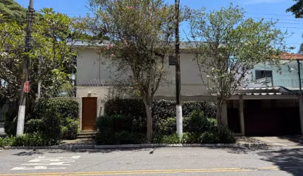 Confortável sobrado para venda com 4 quartos, 185m²