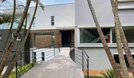 Sobrado com 4 dormitórios à venda, 436 m² por R$ 2.800.000,00 - Chácara dos Lagos - Carapicuíba/SP