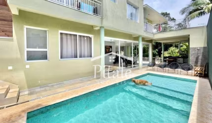 Sobrado com 4 dormitórios à venda, 386 m² por R$ 1.850.000,00 - Pousada dos Bandeirantes - Carapicuíba/SP