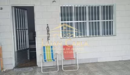 Casa à venda em Mongagua - Vera Cruz com 2 dorm, 1 suíte e 2 vagas de garagem por R$ 300 mil!
