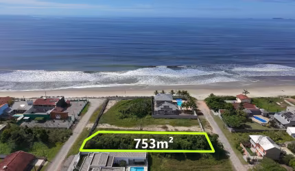 Terreno QUADRA MAR com FRENTE PARA DUAS RUAS  para Venda no Balneário NASCIMENTO, localizado na cidade de Itapoá /SC.
