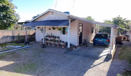 Casa com Amplo Terreno para Venda no bairro ITAPEMA DO NORTE GLEBA II, localizado no Centro da cidade de Itapoá / SC.
