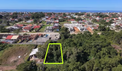 Terreno  de 360 m² para Venda no bairro CAMBIJÚ, localizado no Centro da cidade de Itapoá/SC