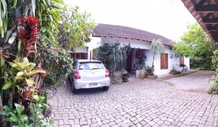 Charmosa casa rústica com 3 dormitórios à venda, 178 m²- Caborê - Paraty/RJ