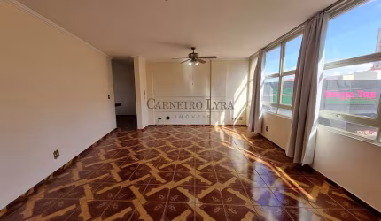 Apartamento com 3 dormitórios à venda por R$375.000 e locação por R$3.517,13 - Centro, Jaú, SP