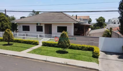 Sobrado com 3 dormitórios à venda, 270 m² por R$ 1.180.000,00 - Dos Estados - Guarapuava/PR