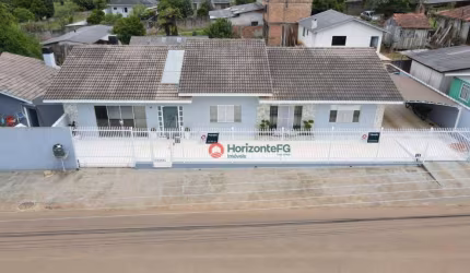 Casa com 3 dormitórios à venda, 230 m² por R$ 600.000,00 - Colonia Vitoria - Guarapuava/PR