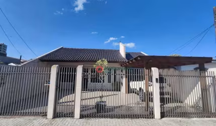 Casa com 2 dormitório à venda, 145 m² por R$ 720.000 - Santana - Guarapuava/PR