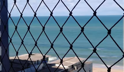 VENDA - MORE À 50 METROS DA PRAIA, 3 QTS 2 SUÍTES - 2 VGS E LAZER