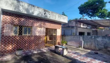 CASA NA IPUTINGA EDIFICADA EM GRANDE TERRENO - DOCUMENTAÇÃO OK
