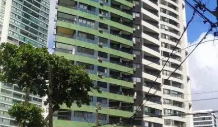 Apartamento todo mobiliado com vista para o mar.