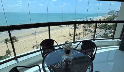LUXO E CONFORTO DEFINEM ESSE  BEIRA MAR